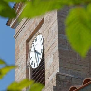 Gizia - l'horloge de l'église